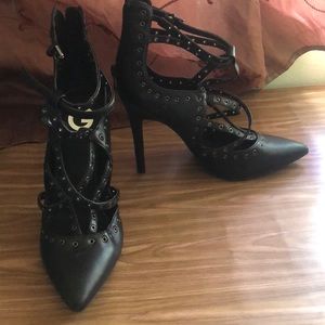 Never worn!!! Have in two other colors!